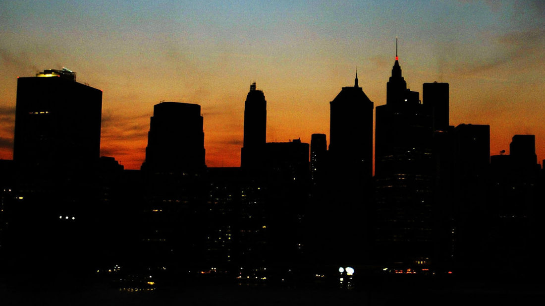What to Do when You Suffer a Power Outage at Work?