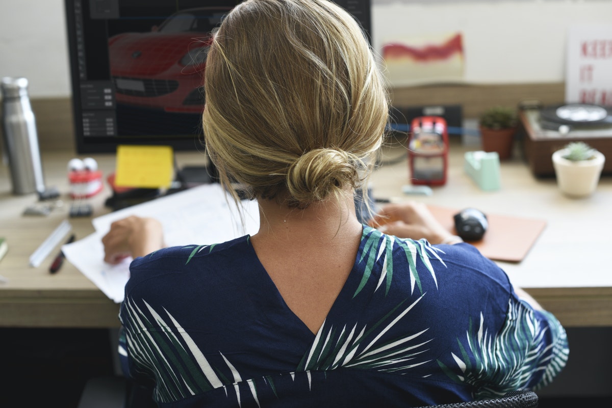 Be Productive with No Distraction: Stuff to Remove from Your Desk